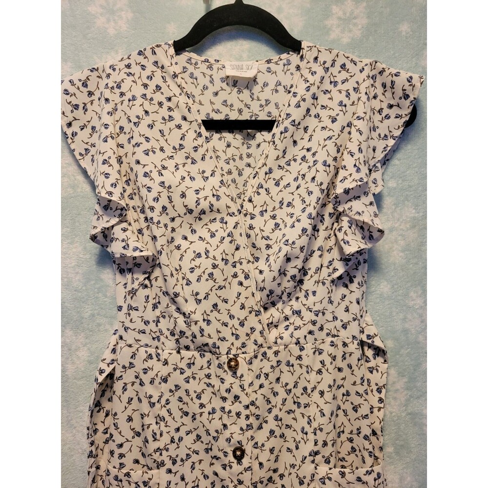 Sienna Sky Women's Short Sleeve V-Neck Floral Dress in White Blue - Size S